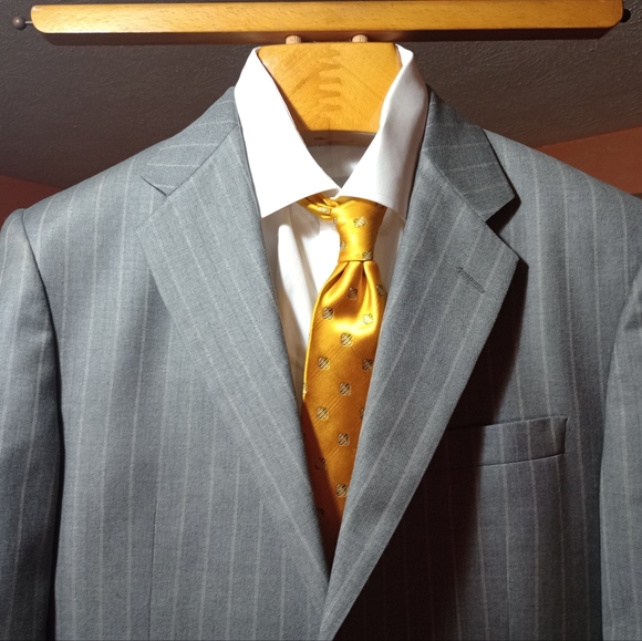 HICKEY FREEMAN Men's Chalk Gray 2Btn/2Vent Suit Size 40R W36 (10) - Picture 2 of 11